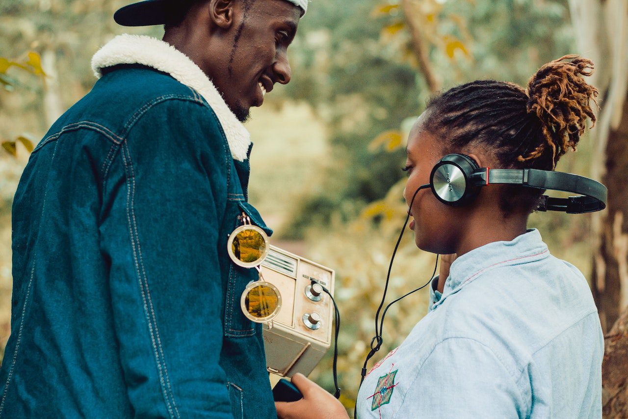 couple listening to the radio